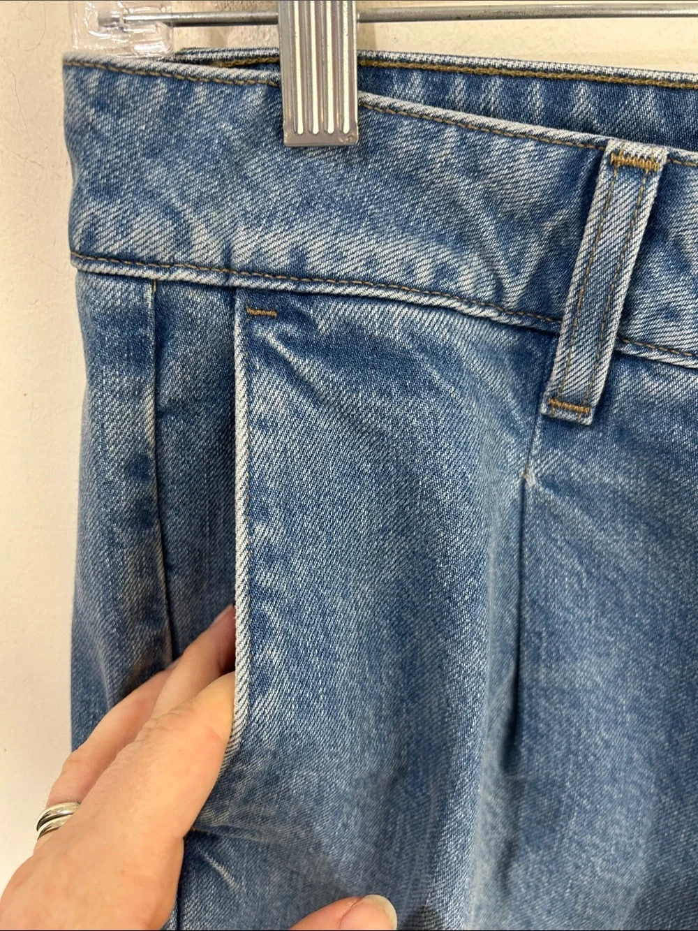 NWT J. CREW Wide-leg Essential jean in Ruth wash Size 29